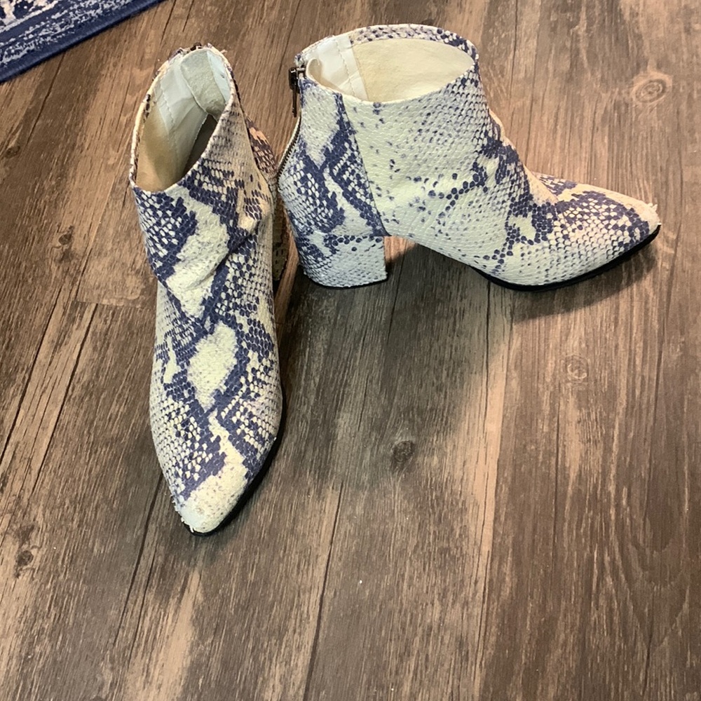 Steve Madden 6.5 boots